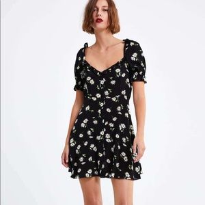 Zara daisy mini dress size M